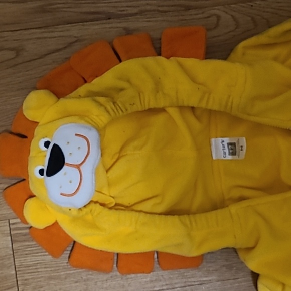 12M Baby Lion Costume - Picture 2 of 2